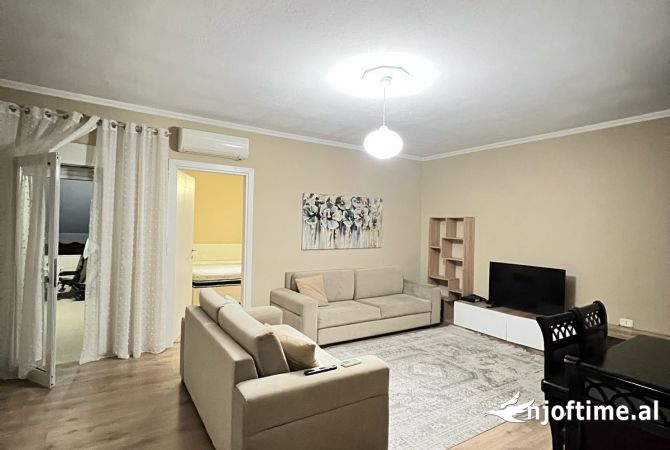 Shtepi me qera 1+1 ne Tirane - 370 Euro