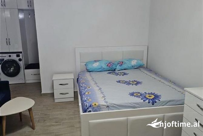 Shtepi me qera Garsoniere ne Tirane - 300 Euro