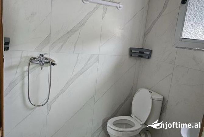 Shtepi me qera Garsoniere ne Tirane - 300 Euro