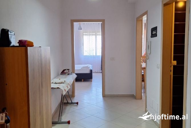 Shtepi ne shitje Apartament ne Tirane, 1+1, Mobilimi E mobiluar, Pagesa 89,600  Euro.