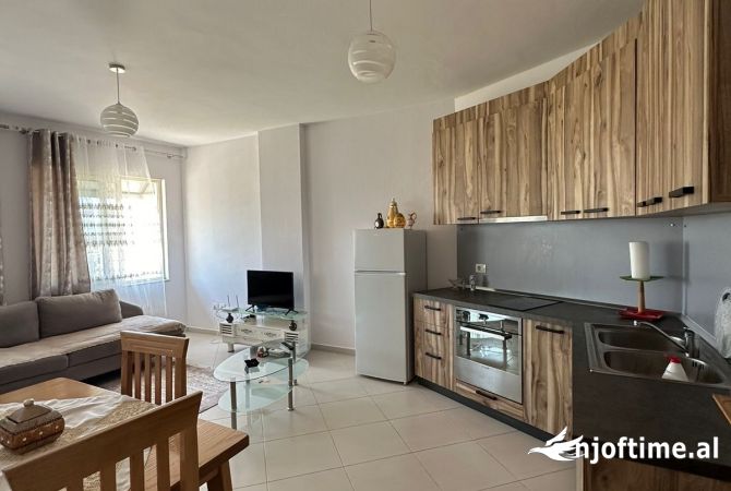 Shtepi ne shitje Apartament ne Tirane, 1+1, Mobilimi E mobiluar, Pagesa 89,600  Euro.
