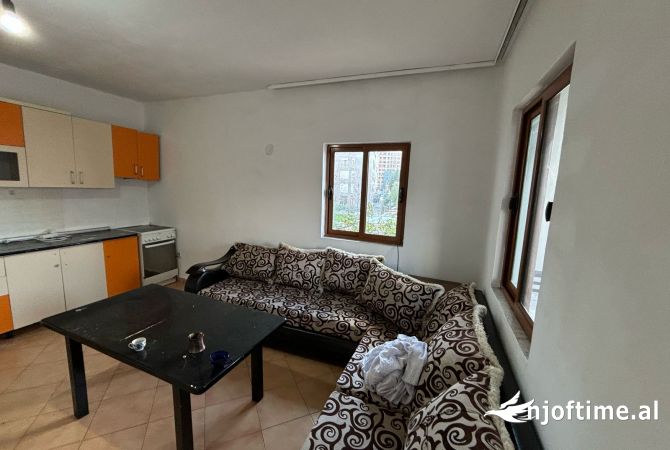 Shtepi me qera 1+1 ne Tirane - 350 Euro