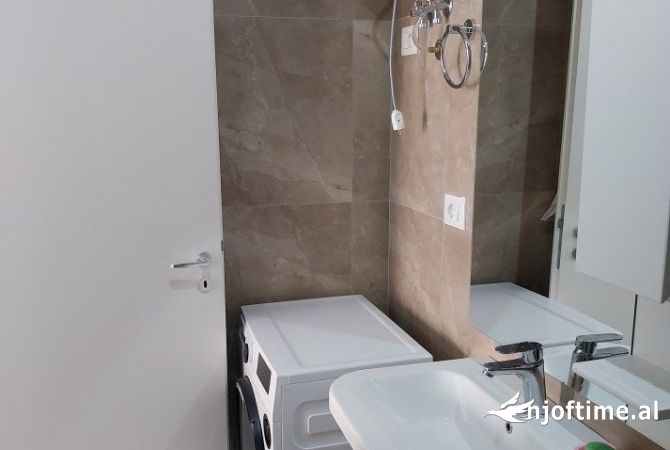 Shtepi me qera Garsoniere ne Tirane - 300 Euro