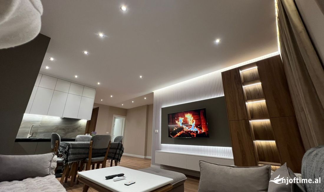 Shtepi ne shitje Apartament ne Tirane, 2+1, Mobilimi E mobiluar, Pagesa 125,000  Euro.