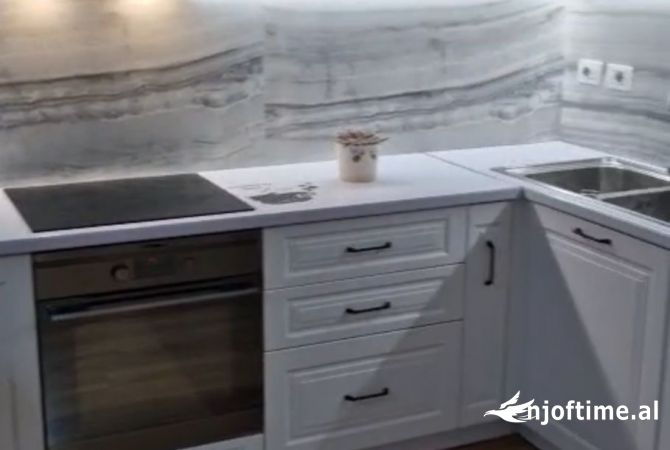 Shtepi me qera Apartament ne Tirane, 2+1, Mobilimi E mobiluar, Pagesa 550  Euro.