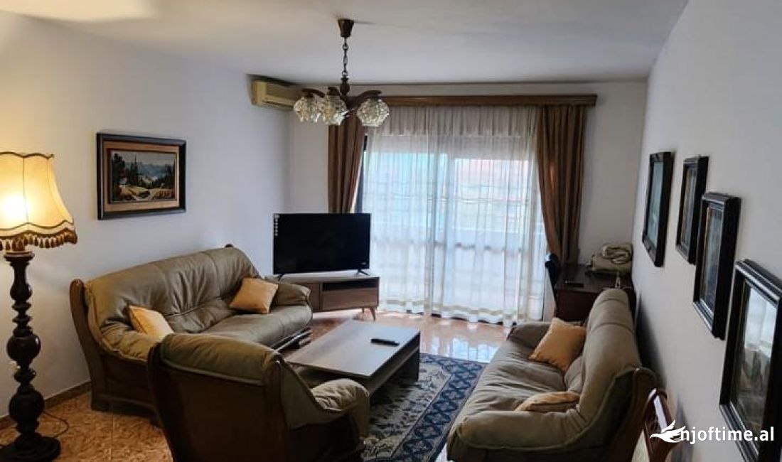 Shtepi me qera Apartament ne Tirane, 2+1, Mobilimi E mobiluar, Pagesa 600  Euro.