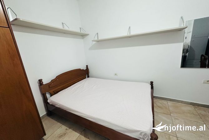Shtepi me qera Garsoniere ne Tirane - 300 Euro