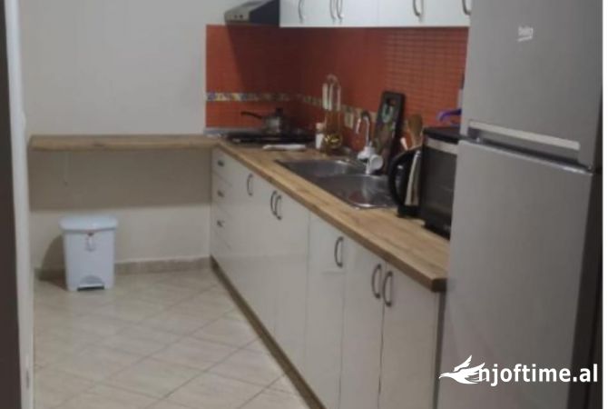 Shtepi me qera 1+1 ne Tirane - 520 Euro