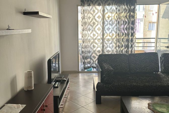 Shtepi me qera 2+1 ne Tirane - 400 Euro