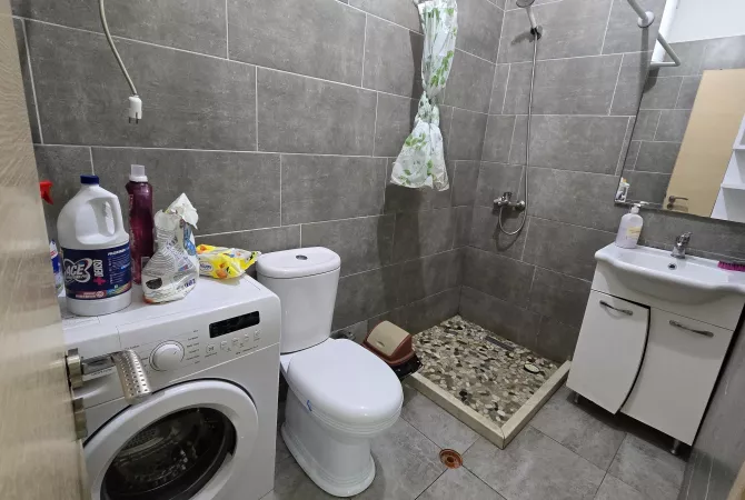 Shtepi me qera 2+1 ne Tirane - 370 Euro