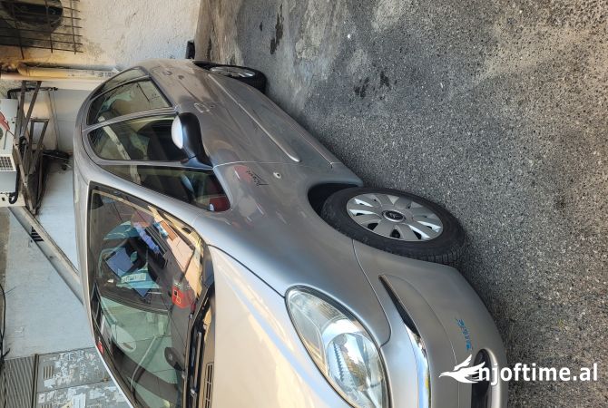 Auto in Vendita  a Tirana - 2,500 Euro