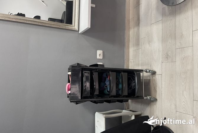Pajisje biznesi ne shitje ne Tirane - 650 Euro