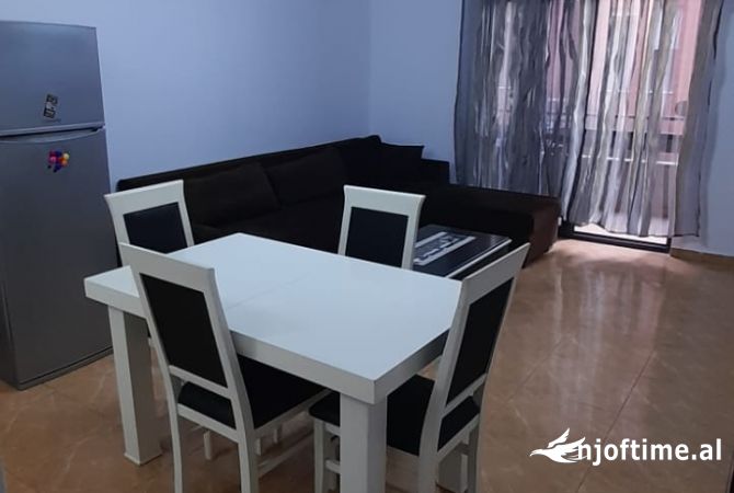 Shtepi me qera 2+1 ne Tirane - 750 Euro