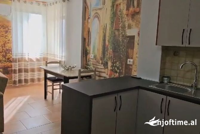 Shtepi me qera Apartament ne Tirane, 2+1, Mobilimi E mobiluar, Pagesa 650  Euro.