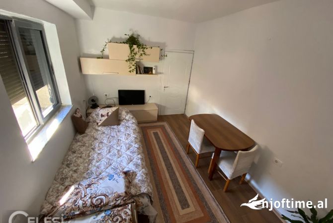 Shtepi me qera Apartament ne Tirane, 1+1, Mobilimi E mobiluar, Pagesa 50,000  Leke.