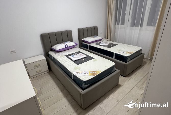 Shtepi me qera 2+1 ne Tirane - 60,000 Leke
