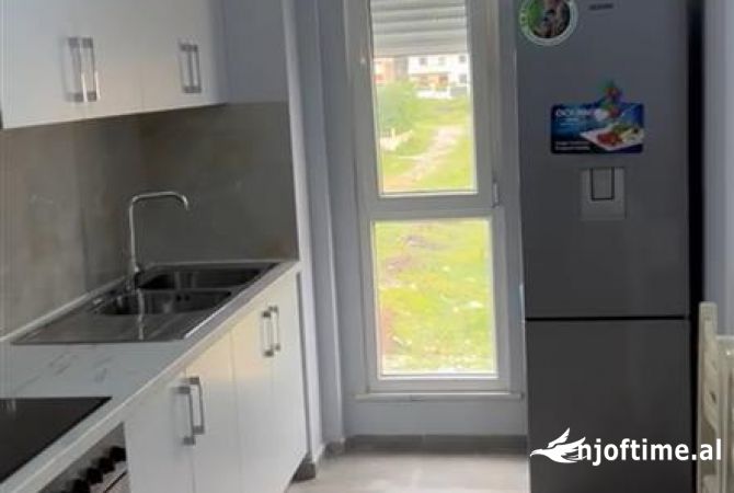 Shtepi ne shitje Apartament ne Tirane, 1+1, Mobilimi E mobiluar, Pagesa 95,000  Euro.