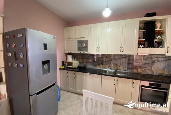 Shtepi me qera Apartament ne Tirane, 2+1, Mobilimi E mobiluar, Pagesa 600  Euro.