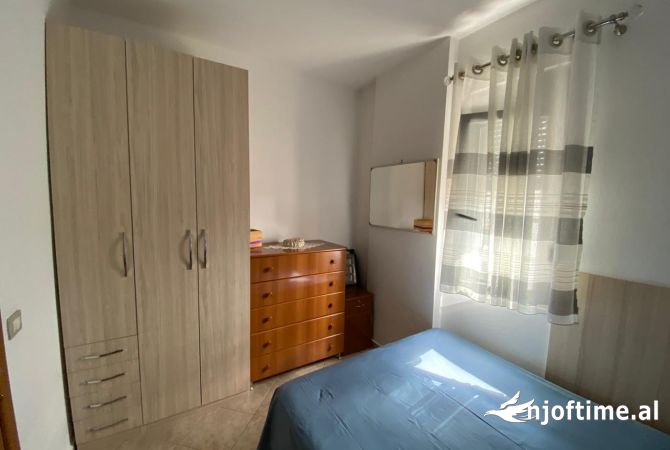 Shtepi me qera Apartament ne Tirane, 2+1, Mobilimi E mobiluar, Pagesa 600  Euro.