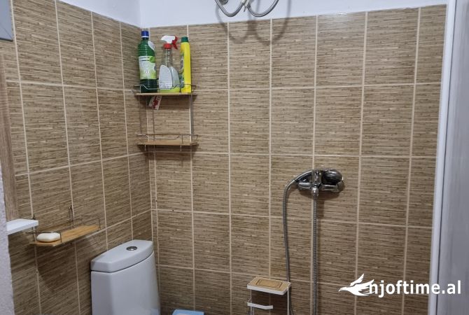 Shtepi me qera Shtepi Private ne Tirane, 1+1, Mobilimi E mobiluar, Pagesa 420  Euro.