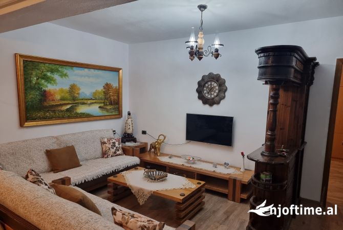 Shtepi me qera Shtepi Private ne Tirane, 1+1, Mobilimi E mobiluar, Pagesa 420  Euro.