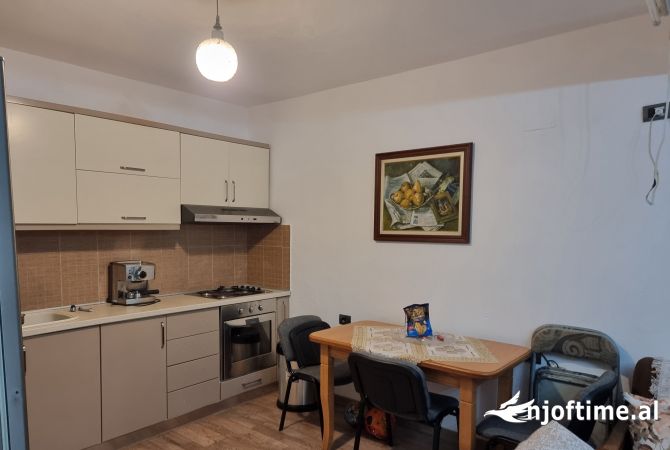 Shtepi me qera Shtepi Private ne Tirane, 1+1, Mobilimi E mobiluar, Pagesa 420  Euro.