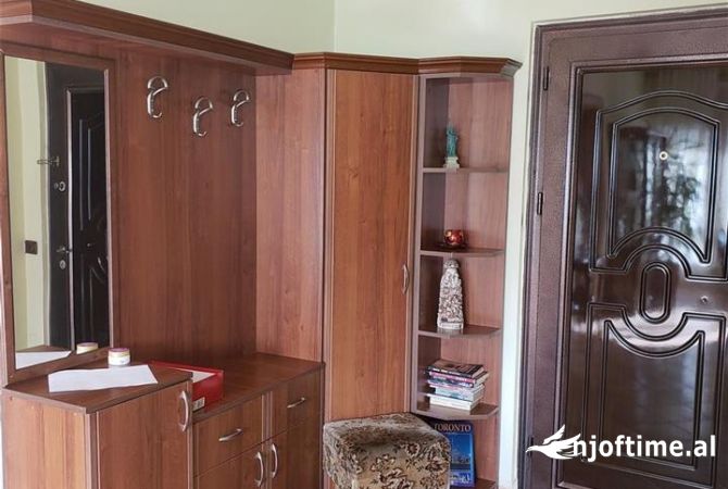 Shtepi me qera Apartament ne Tirane, 2+1, Mobilimi E mobiluar, Pagesa 60,000  Leke.