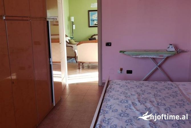 Shtepi me qera 2+1 ne Tirane - 60,000 Leke