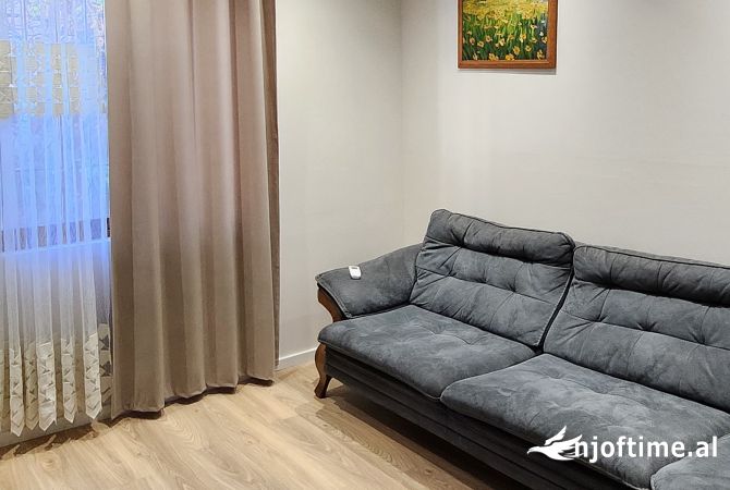 Shtepi me qera Shtepi Private ne Tirane, 1+1, Mobilimi E mobiluar, Pagesa 500  Euro.