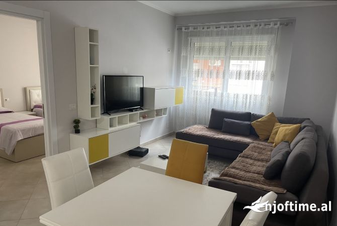Shtepi me qera 2+1 ne Tirane - 700 Euro