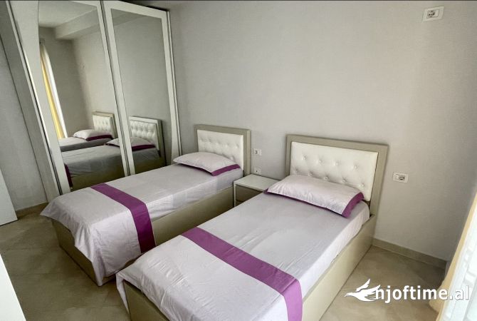 Shtepi me qera Apartament ne Tirane, 2+1, Mobilimi E mobiluar, Pagesa 700  Euro.