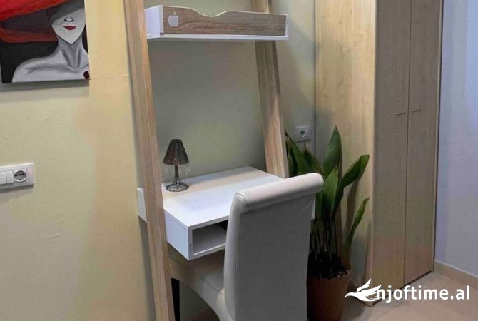 Shtepi me qera Apartament ne Tirane, 2+1, Mobilimi E mobiluar, Pagesa 550  Euro.