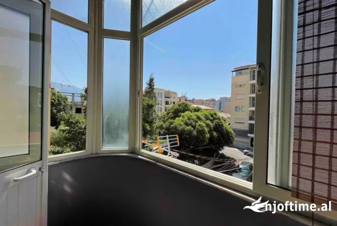Shtepi me qera Apartament ne Tirane, 2+1, Mobilimi E mobiluar, Pagesa 550  Euro.