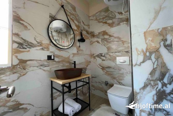 Shtepi me qera Apartament ne Tirane, 2+1, Mobilimi E mobiluar, Pagesa 550  Euro.