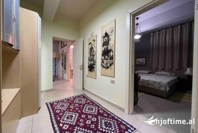 Shtepi me qera Apartament ne Tirane, 2+1, Mobilimi E mobiluar, Pagesa 550  Euro.