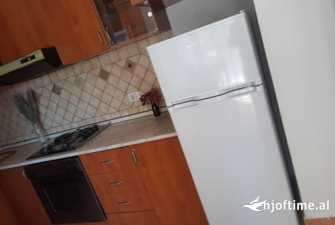 Shtepi me qera Apartament ne Tirane, 1+1, Mobilimi E mobiluar, Pagesa 39,000  Leke.