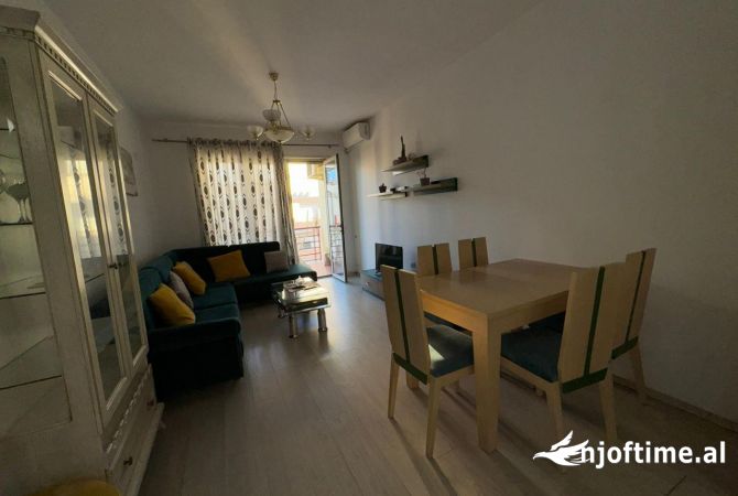Shtepi me qera Apartament ne Tirane, 1+1, Mobilimi E mobiluar, Pagesa 600  Euro.