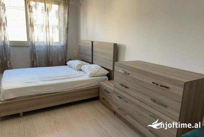 Shtepi me qera Apartament ne Tirane, 1+1, Mobilimi E mobiluar, Pagesa 600  Euro.