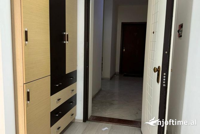 Shtepi me qera Apartament ne Tirane, 1+1, Mobilimi E mobiluar, Pagesa 600  Euro.