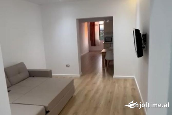 Shtepi me qera Apartament ne Tirane, 1+1, Mobilimi E mobiluar, Pagesa 500  Euro.