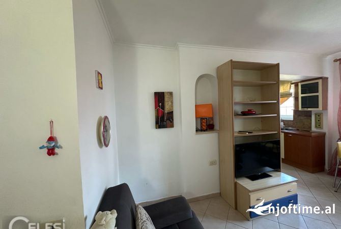 Shtepi me qera Apartament ne Tirane, 2+1, Mobilimi E mobiluar, Pagesa 500  Euro.