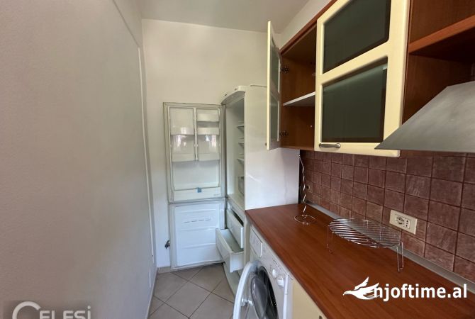 Shtepi me qera Apartament ne Tirane, 2+1, Mobilimi E mobiluar, Pagesa 500  Euro.