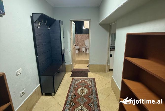 Shtepi me qera Apartament ne Tirane, 1+1, Mobilimi E mobiluar, Pagesa 400  Euro.
