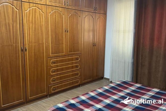 Shtepi me qera Apartament ne Tirane, 1+1, Mobilimi E mobiluar, Pagesa 390  Euro.