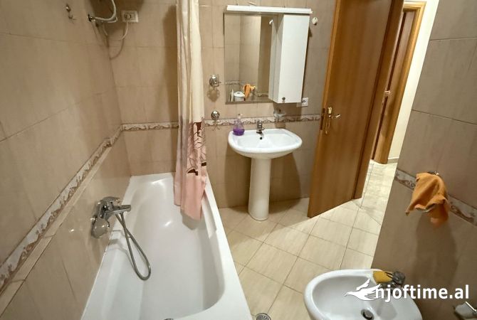 Shtepi me qera 1+1 ne Tirane - 450 Euro