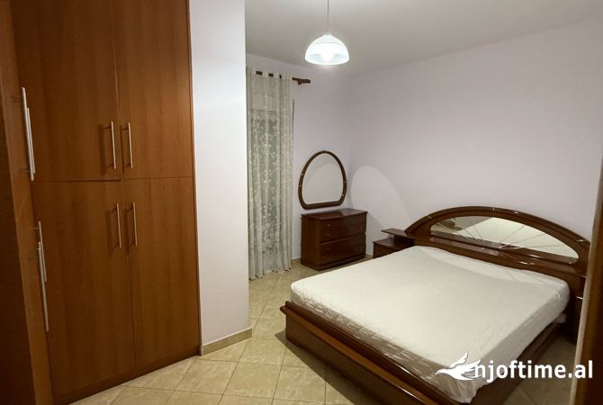 Shtepi me qera Apartament ne Tirane, 1+1, Mobilimi E mobiluar, Pagesa 450  Euro.