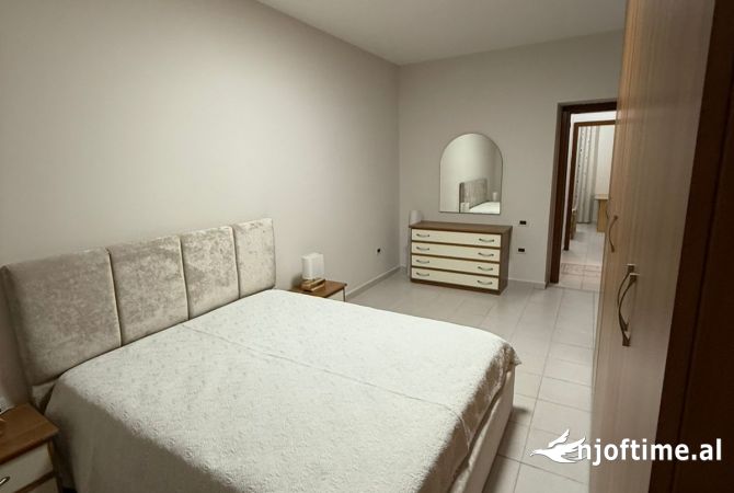 Shtepi me qera 2+1 ne Tirane - 700 Euro