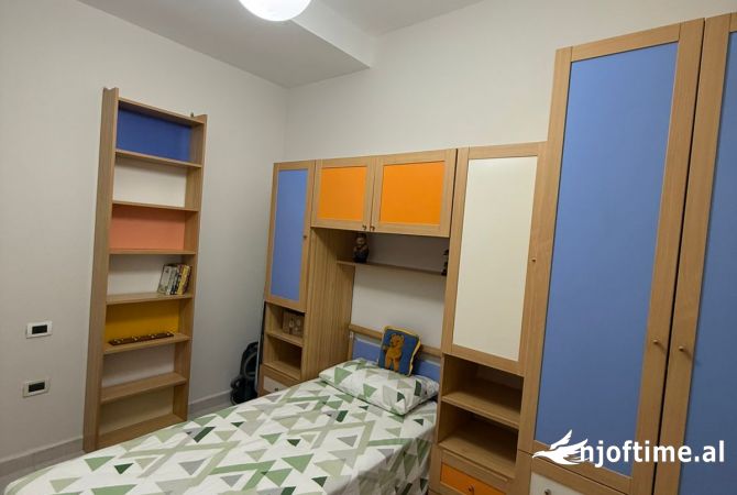 Shtepi me qera Apartament ne Tirane, 2+1, Mobilimi E mobiluar, Pagesa 700  Euro.