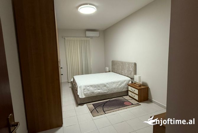 Shtepi me qera Apartament ne Tirane, 2+1, Mobilimi E mobiluar, Pagesa 700  Euro.