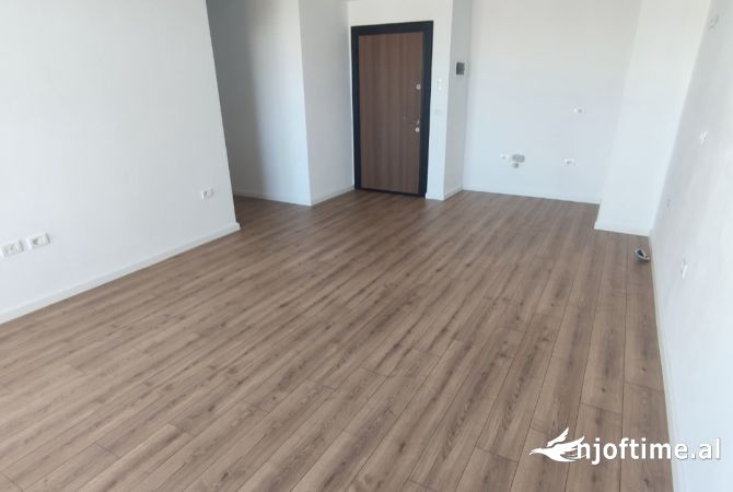 Shtepi ne shitje Apartament ne Tirane, 1+1, Mobilimi Bosh, pa mobiluar, Pagesa 85,000  Euro.